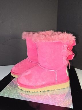 UGG Kids Cerise Pink Bailey Bow II Suede Shearling Boots Big Girls Sz 7
